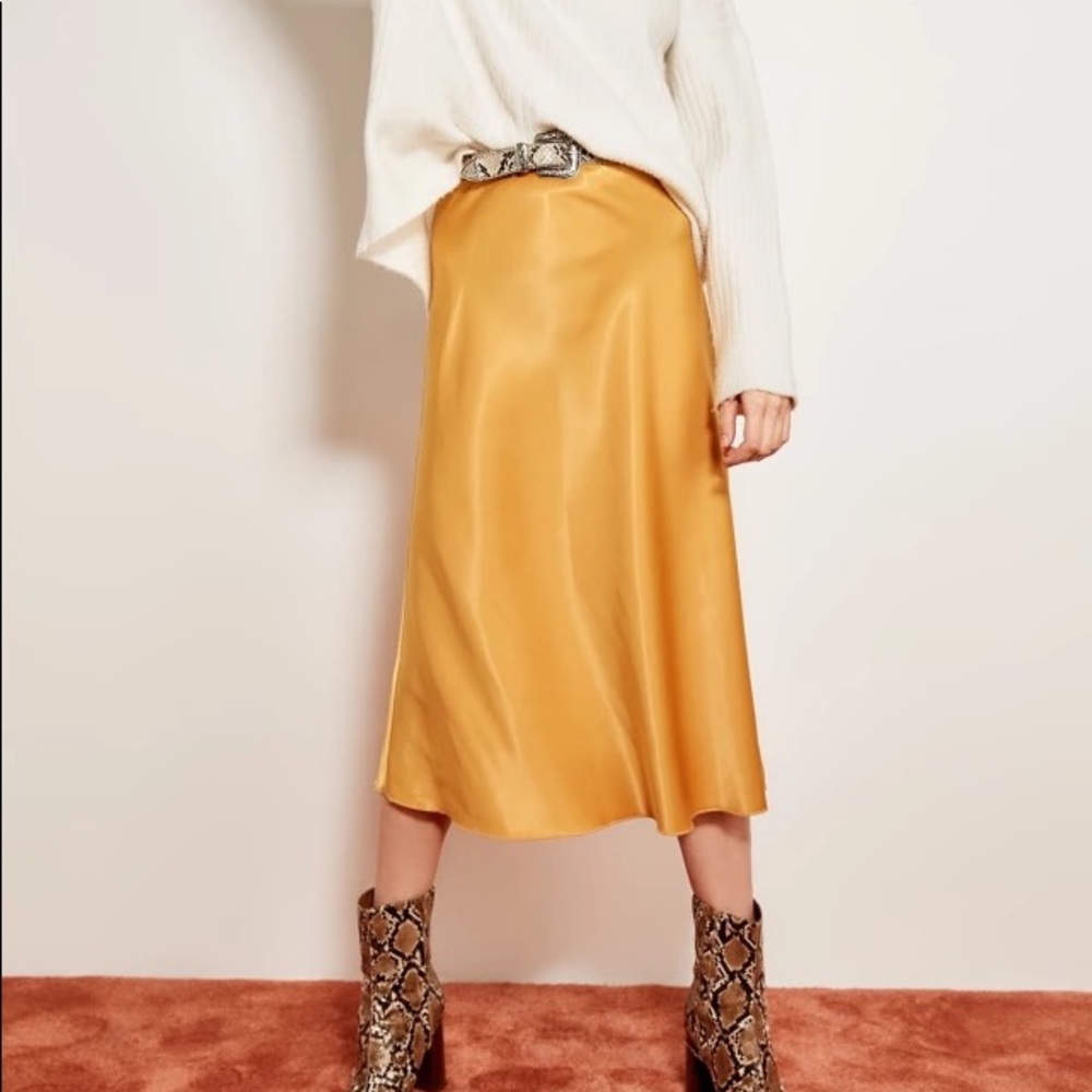 TRENDYOL gold midi skirt EU36( Runs Large)